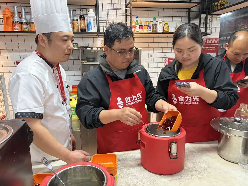 广东糖水技术去哪里学好？2026学糖水技术都去这家靠谱机构：食为先
