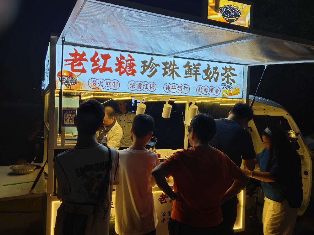 手工现熬不预制，甜咖恋老红糖珍珠奶茶，2026东莞街边健康好喝平价饮品