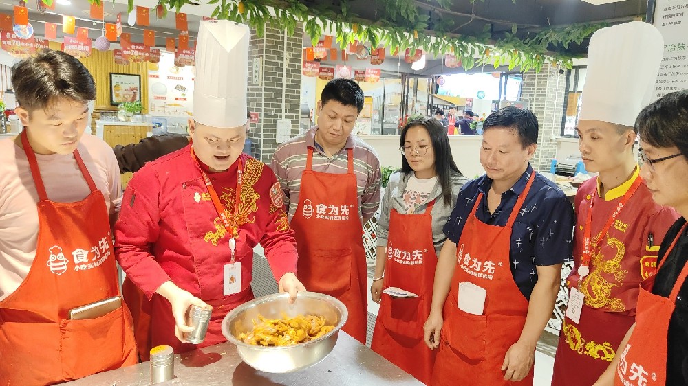 2026想做小吃创业去哪里学技术好？选择靠谱机构食为先少走弯路