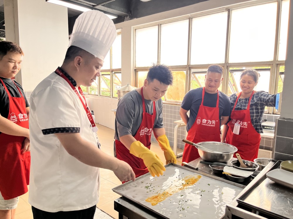 2026东莞学肠粉去哪里学好？学肠粉认准正规小吃培训机构食为先